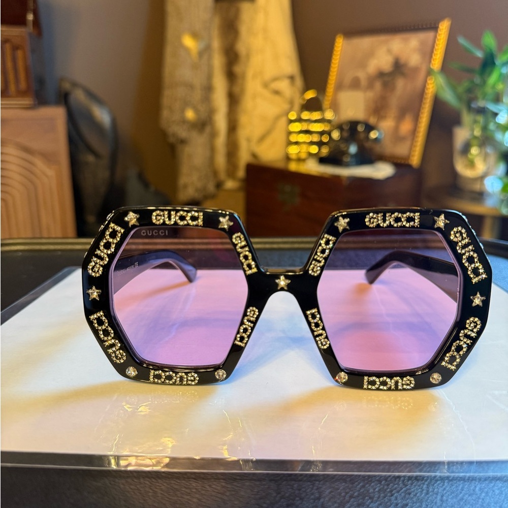 Gucci Black and Pink Oversized Sunglasses